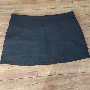 NWOT Gap Body Fit Black Skort